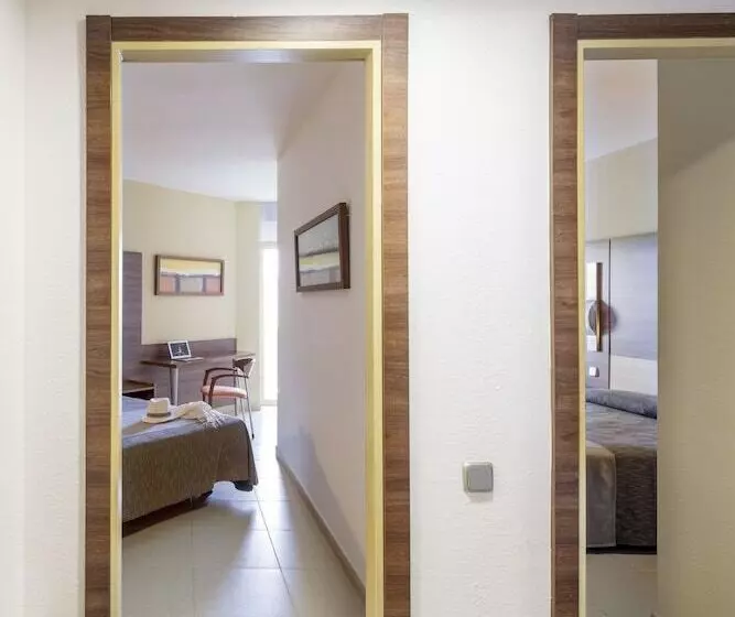 اتاق خانوادگی, Aqua Hotel Aquamarina & Spa