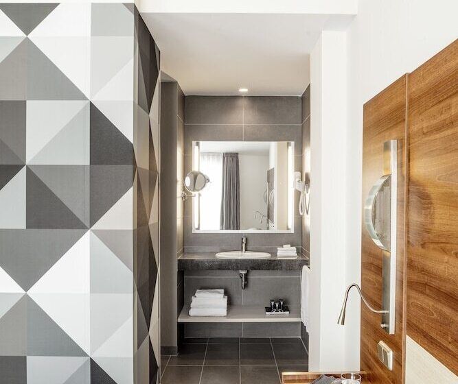 Полулюкс, Aqua Hotel Aquamarina & Spa