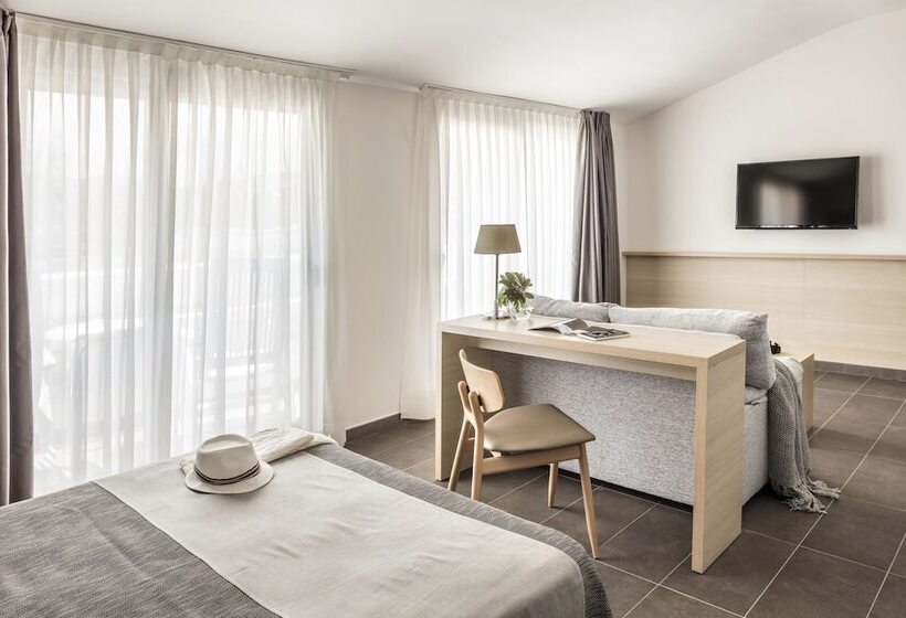 Полулюкс, Aqua Hotel Aquamarina & Spa