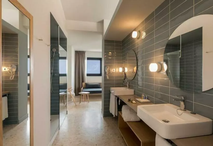 سوییت جونیور, Aqua Hotel Silhouette & Spa   Adults Only