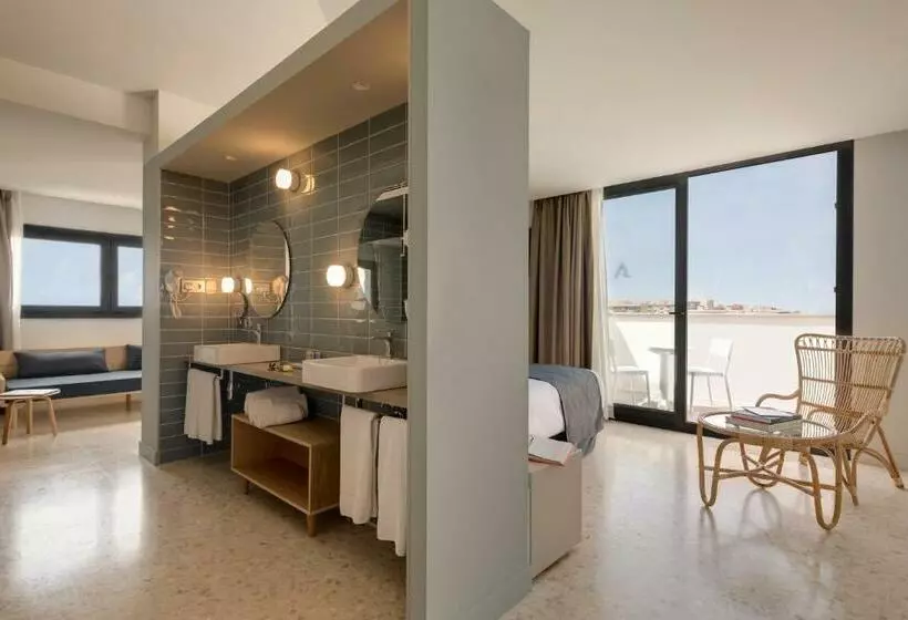 سوییت جونیور, Aqua Hotel Silhouette & Spa   Adults Only