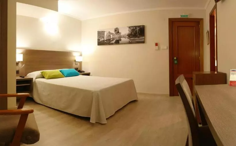 اتاق استاندارد با تخت دوبل, Avenida Plaza