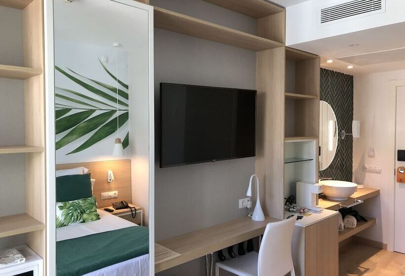 اتاق سوپریور با چشمانداز استخر, Bq Paguera Boutique Hotel   Adults Only