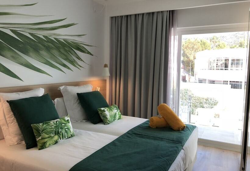 سوییت جونیور با چشمانداز استخر, Bq Paguera Boutique Hotel   Adults Only