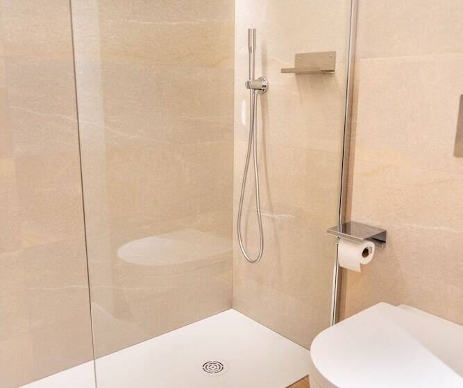 اتاق استاندارد با تراس, Caledonian