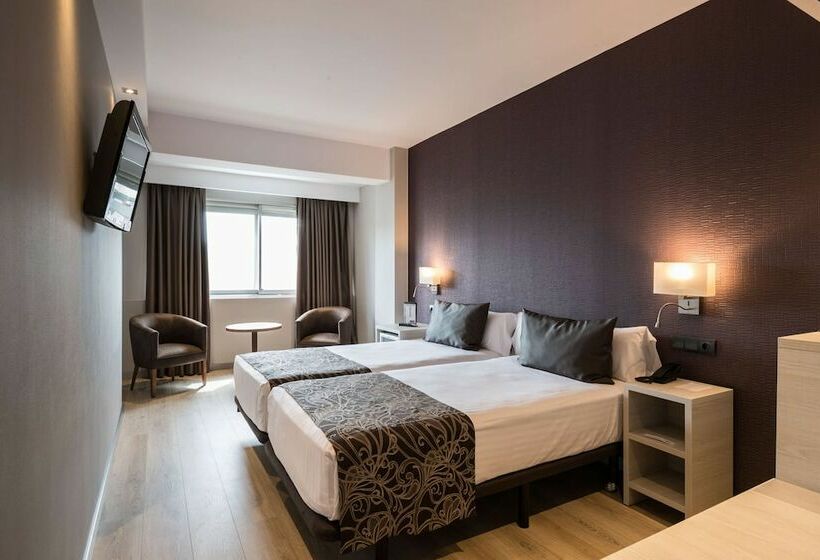 Номер Стандарт, Catalonia Atenas