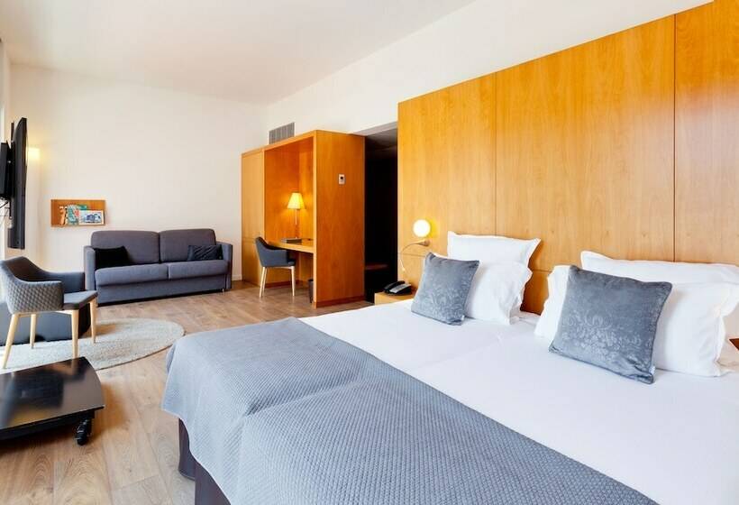 Семейный Номер, Condes De Barcelona