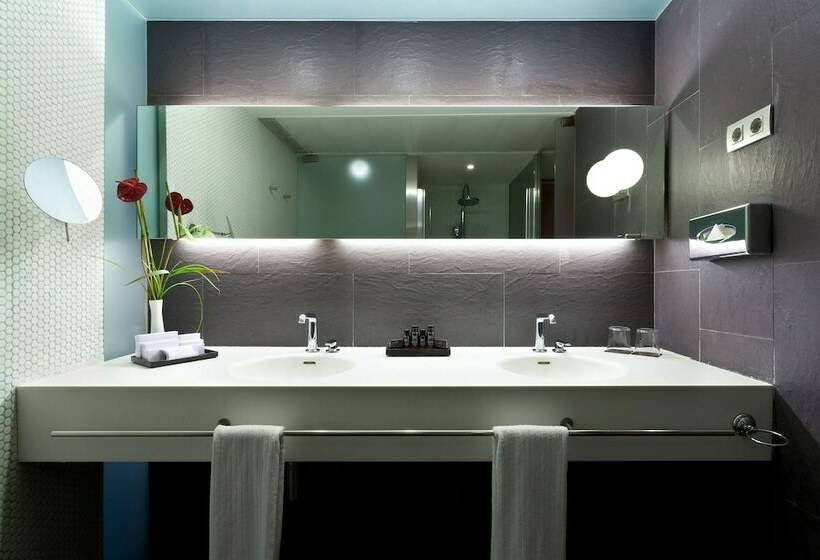 Семейный Номер, Condes De Barcelona