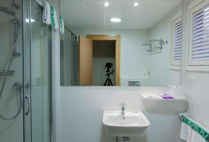 标准间带游泳池, El Cid