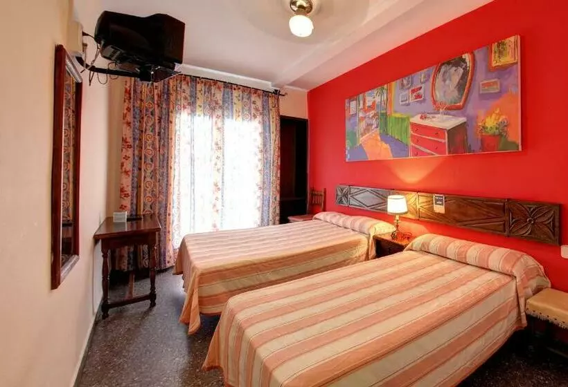 Penthouse Zimmer, El Cid