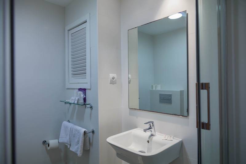 标准间带游泳池, El Cid