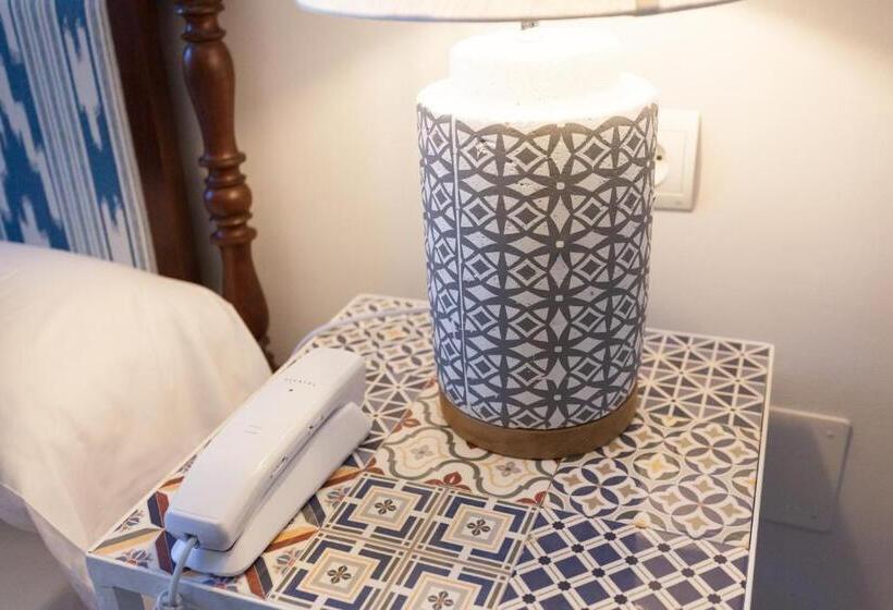 اتاق استاندارد, El Guia