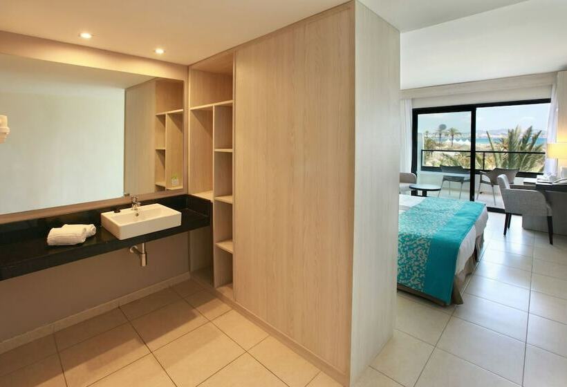 スタンダードシングルルーム, Fergus Style Bahamas