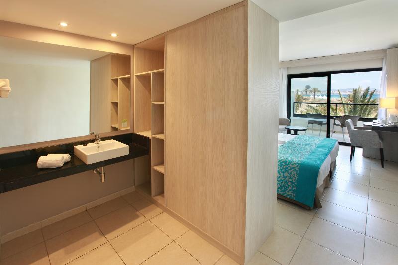 スタンダードルーム, Fergus Style Bahamas