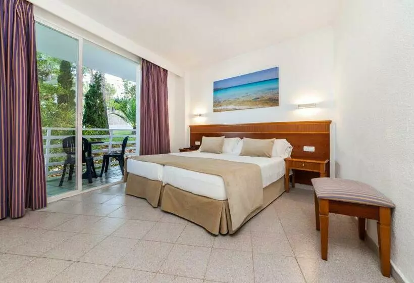 اتاق استاندارد سه نفره, Globales Palmanova Palace