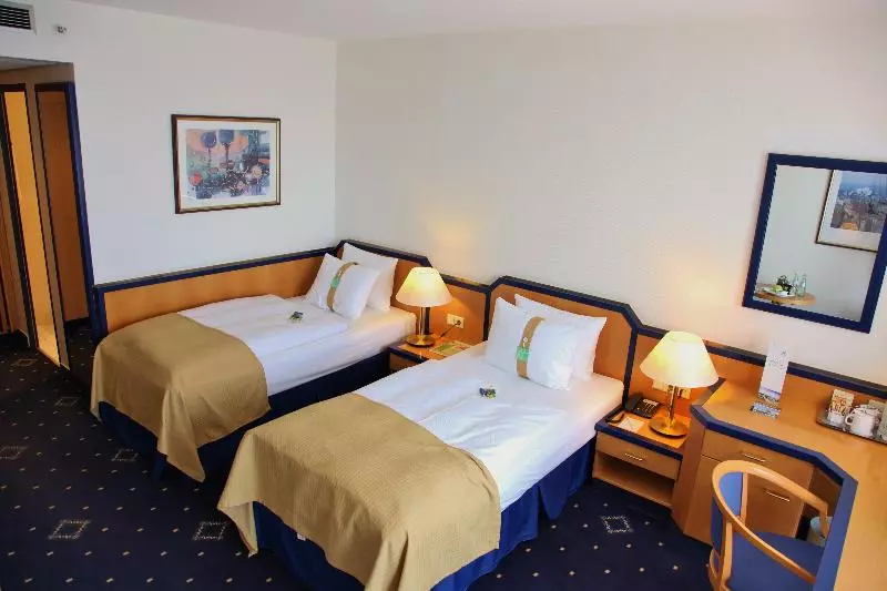 Standard Neljän Hengen Huone, Gran Hotel Barcino 4*Sup