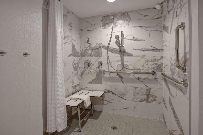 带泳池的标准三人间, htop Planamar