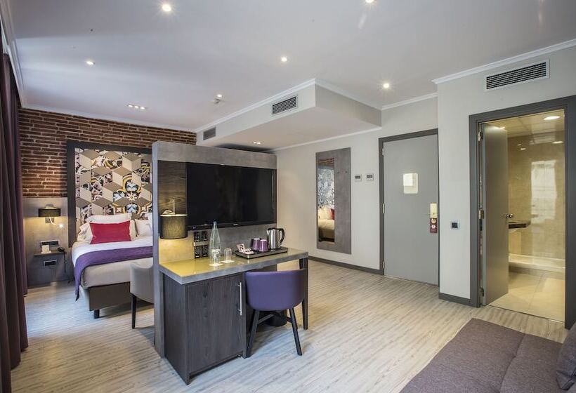Номер Deluxe, Leonardo Hotel Barcelona Las Ramblas