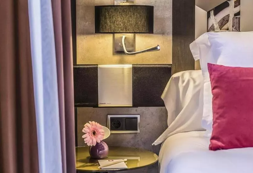 اتاق لوکس سه تخته, Leonardo Hotel Barcelona Las Ramblas