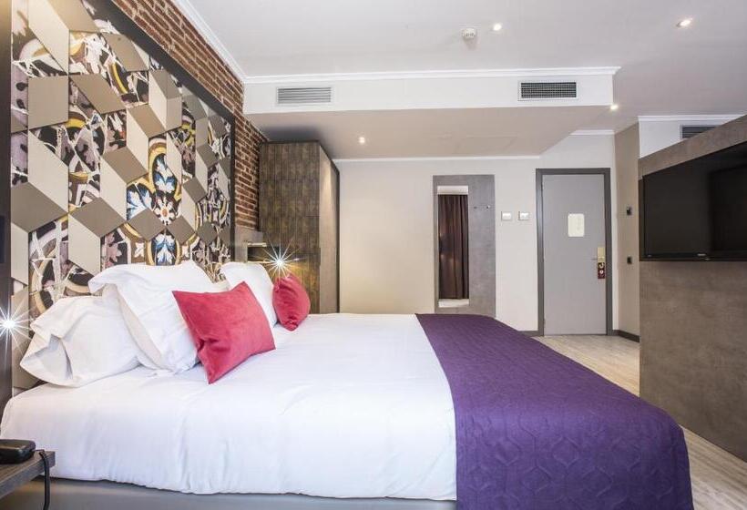 اتاق لوکس سه تخته, Leonardo Hotel Barcelona Las Ramblas