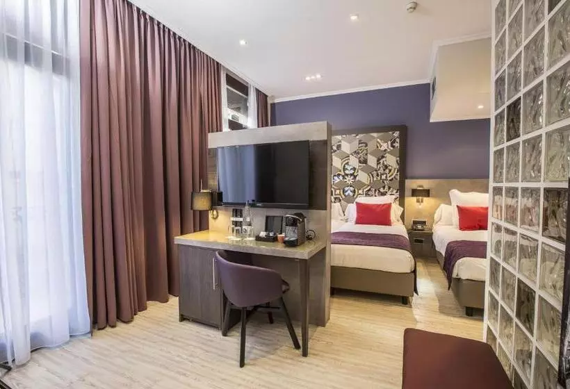 اتاق لوکس سه تخته, Leonardo Hotel Barcelona Las Ramblas