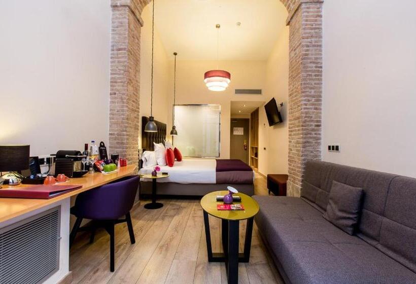 디럭스 패밀리 룸, Leonardo Hotel Barcelona Las Ramblas