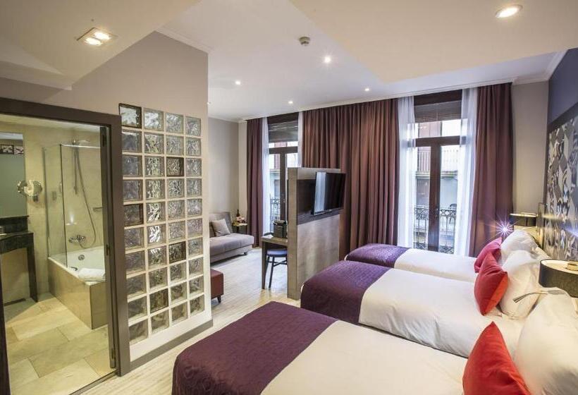 اتاق لوکس سه تخته, Leonardo Hotel Barcelona Las Ramblas