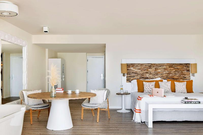 Suite con Piscina, Me Ibiza   The Leading Hotels Of The World