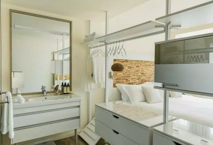 اتاق استاندارد, Me Ibiza   The Leading Hotels Of The World