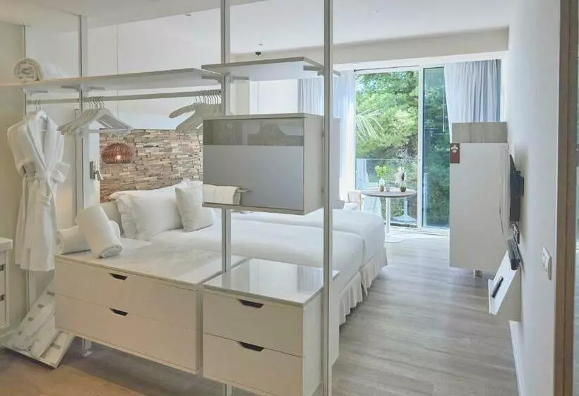 اتاق استاندارد, Me Ibiza   The Leading Hotels Of The World