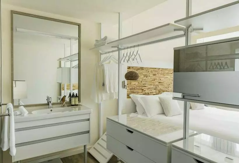 اتاق استاندارد, Me Ibiza   The Leading Hotels Of The World