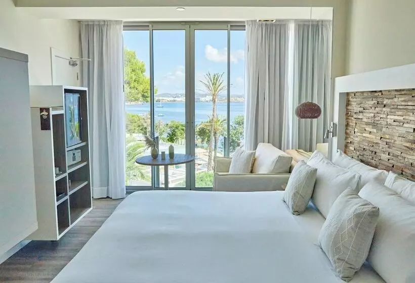 اتاق استاندارد, Me Ibiza   The Leading Hotels Of The World
