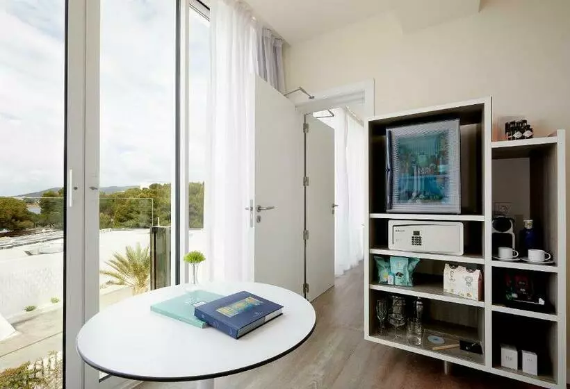 اتاق لوکس, Me Ibiza   The Leading Hotels Of The World