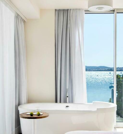 Suite con Terraza, Me Ibiza   The Leading Hotels Of The World