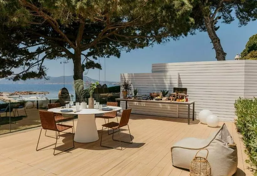سوئیت پریمیوم, Me Ibiza   The Leading Hotels Of The World