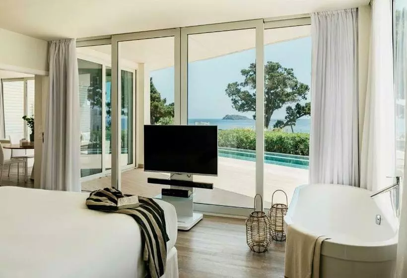 سوئیت پریمیوم, Me Ibiza   The Leading Hotels Of The World