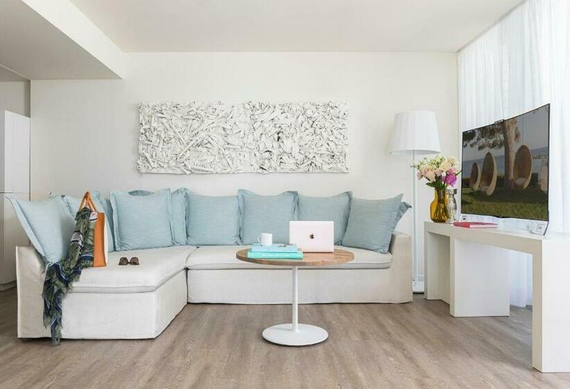 高级套房, Me Ibiza   The Leading Hotels Of The World