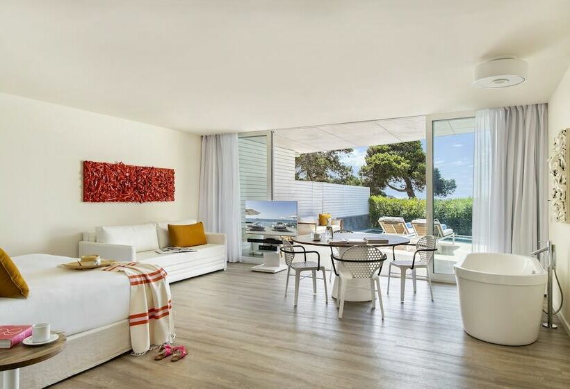 套房配有游泳池, Me Ibiza   The Leading Hotels Of The World