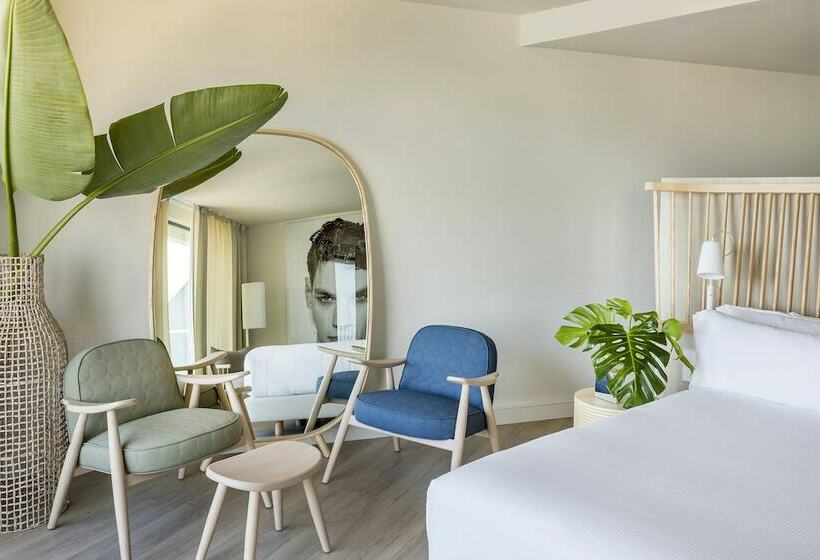 جناح مطلّ علي البحر, Me Sitges Terramar