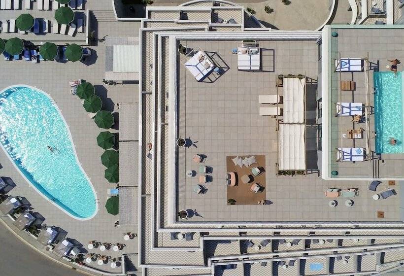 جناح مطلّ علي البحر, Me Sitges Terramar