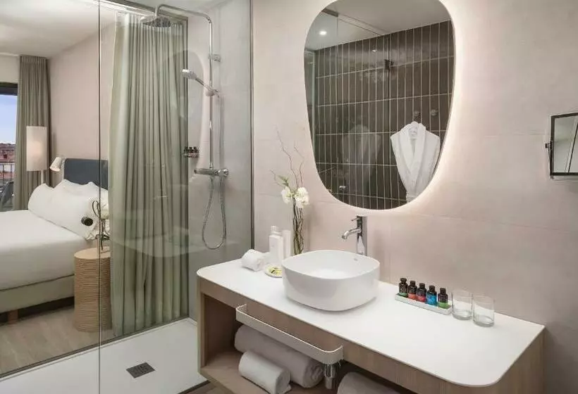 Superior Kamer met Uitzicht op Zee aan de Zijkant, Me Sitges Terramar