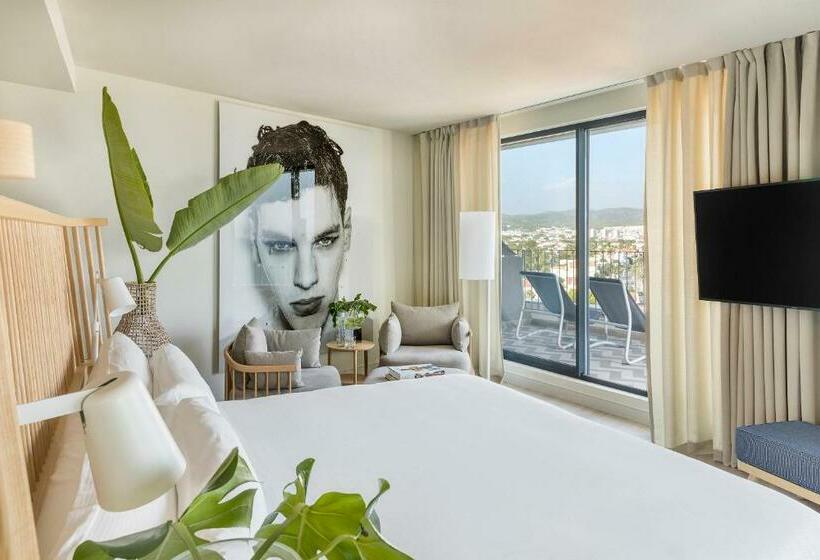 جناح سوبيريور مطل علي البحر, Me Sitges Terramar