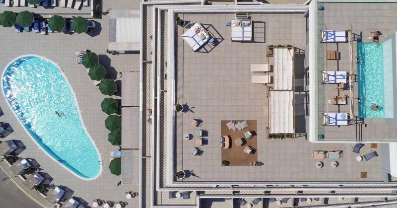 جناح مطلّ علي البحر, Me Sitges Terramar