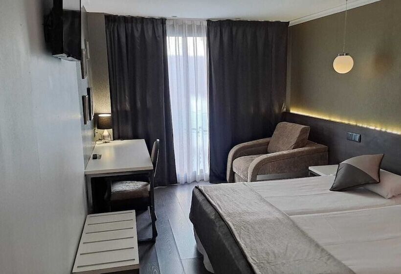 Трехместный Номер Стандарт с Видом, Moderno