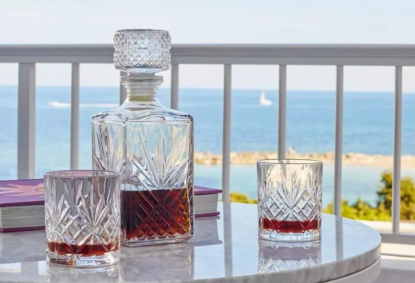 オーシャンビュースイート, Mongibello Ibiza