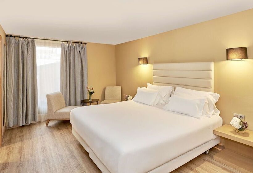 اتاق سوپریور با چشم‌انداز, NH Collection Cáceres Palacio De Oquendo