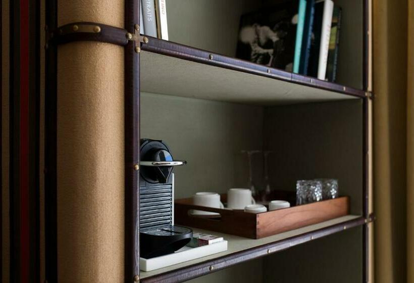 جناح, Portals Hills Boutique