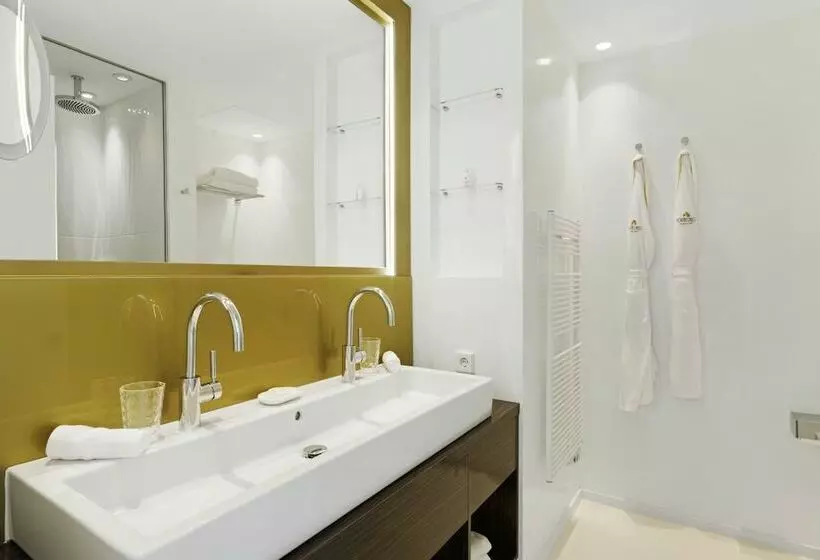 سوییت با چشمانداز دریا, Portals Hills Boutique