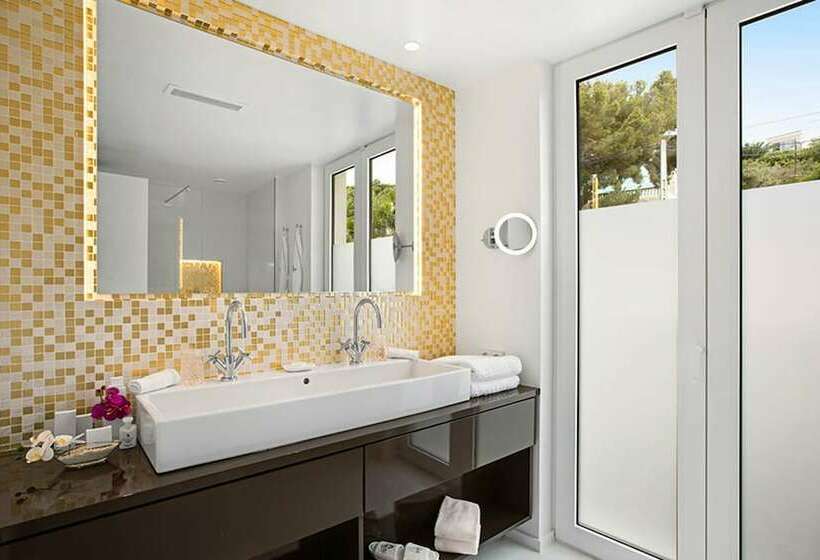 جناح, Portals Hills Boutique