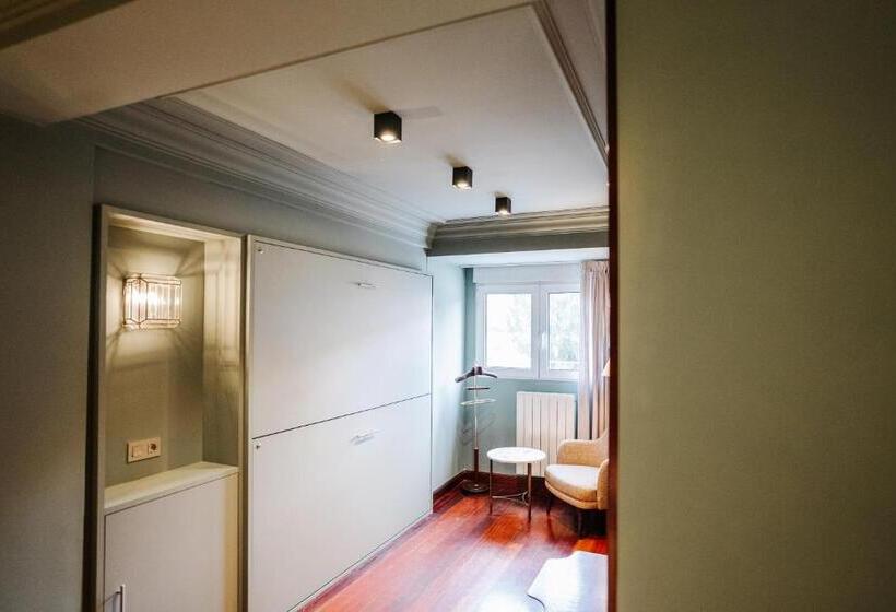 اتاق استاندارد سه نفره, Rice Reyes Catolicos